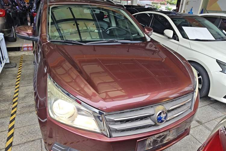 Used Venucia T70 2015 2.0L CVT Smart Choice Edition Front