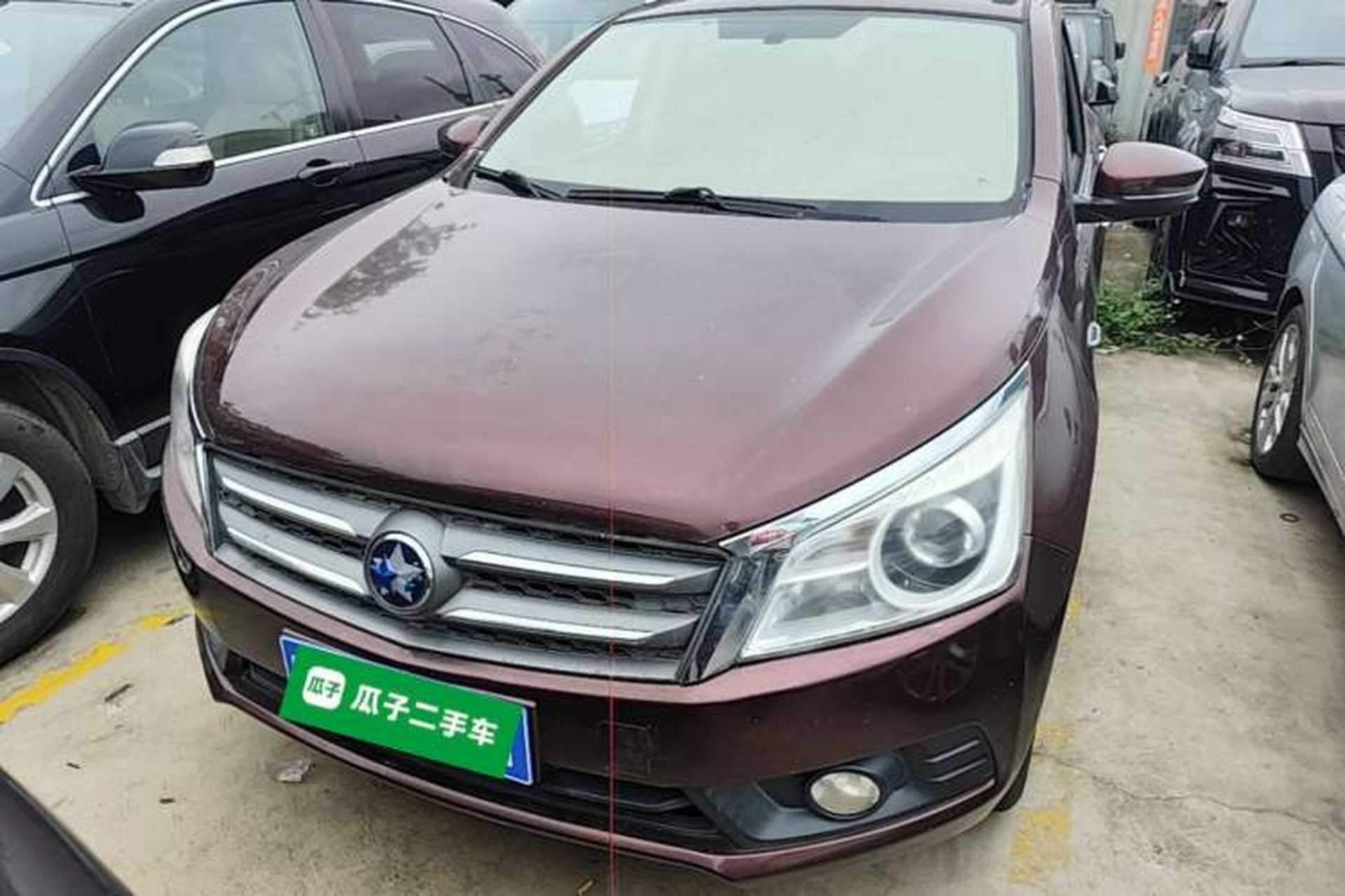 Used Venucia T70 2015 2.0L CVT Smart Edition Front