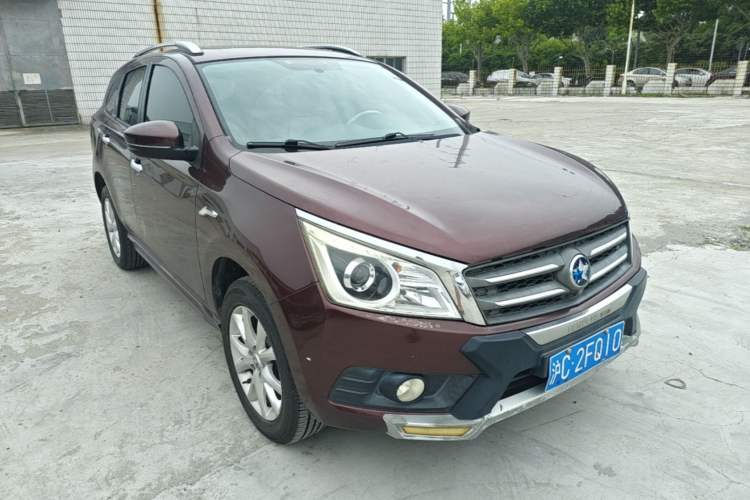 Used Venucia T70 2015 2.0L CVT Smart Edition Front Right 45 Deg