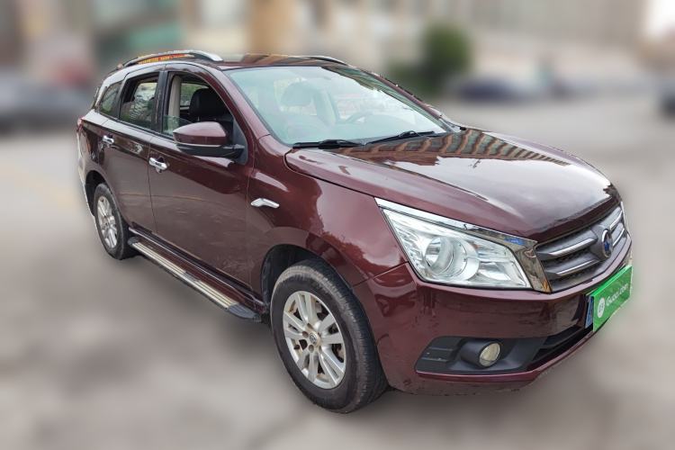 Used Venucia T70 2015 2.0L CVT Smart Choice Edition Front Right 45 Deg