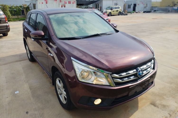 Used Venucia T70 2015 1.6L Manual Ruixing Edition Front Right 45 Deg