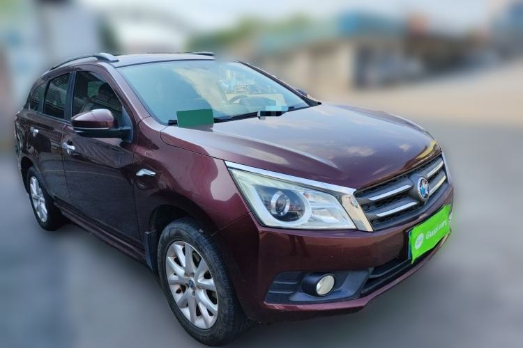 Used Venucia T70 2015 2.0L CVT Smart Edition Front Right 45 Deg