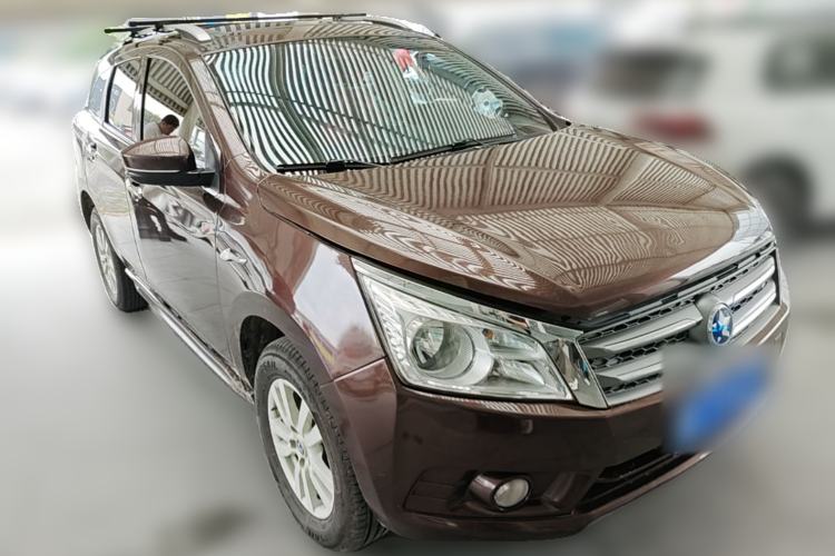 Used Venucia T70 2015 2.0L CVT Smart Edition Front Right 45 Deg