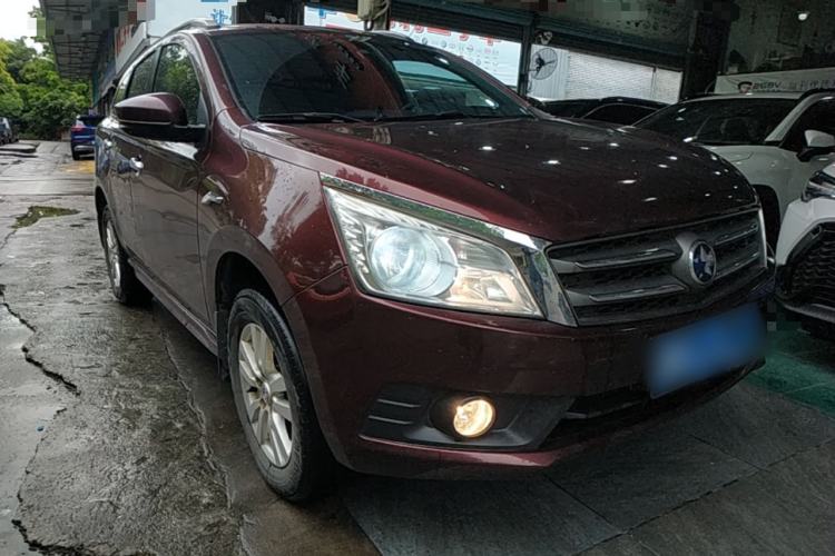 Used Venucia T70 2015 2.0L CVT Smart Choice Edition Front Right 45 Deg