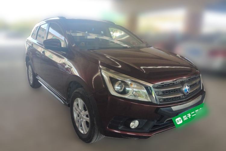 Used Venucia T70 2015 2.0L CVT Smart Edition Front Right 45 Deg