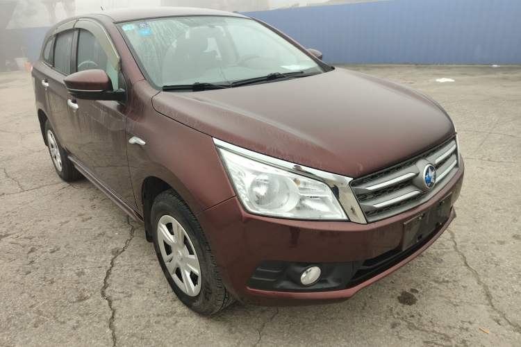 Used Venucia T70 2015 1.6L Manual Ruixing Edition Front Right 45 Deg