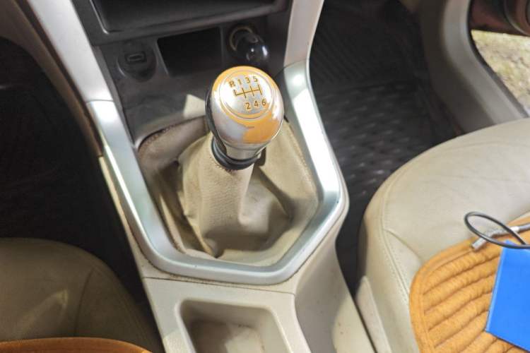 Used Venucia T70 2015 2.0L Manual RuiXiang Edition Gear Lever