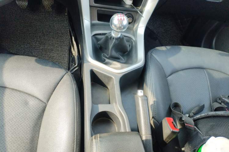 Used Venucia T70 2015 1.6L Manual Ruixing Edition Gear Lever