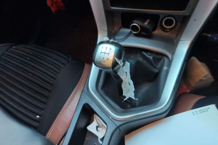 Used Venucia T70 2015 1.6L Manual Ruixing Edition Gear Lever