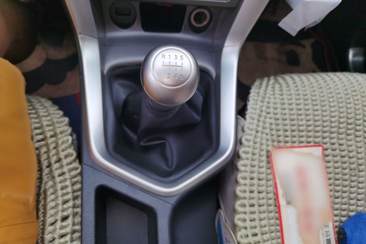 Used Venucia T70 2015 2.0L Manual RuiXiang Edition Gear Lever