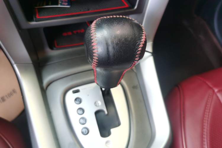 Used Venucia T70 2015 2.0L CVT Smart Choice Edition Gear Lever