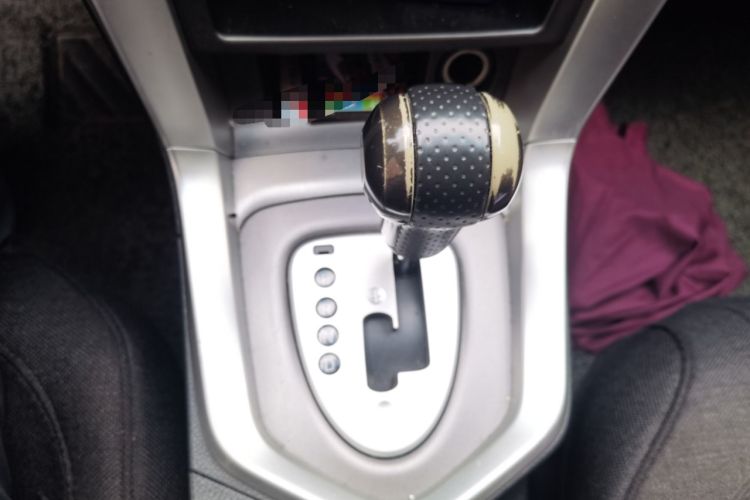 Used Venucia T70 2015 2.0L CVT Smart Choice Edition Gear Lever