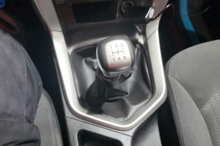 Used Venucia T70 2015 1.6L Manual Ruixing Edition Gear Lever
