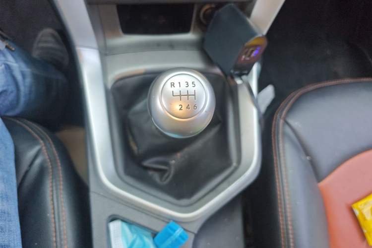 Used Venucia T70 2015 2.0L Manual RuiQu Version Gear Lever
