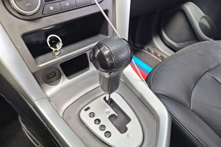 Used Venucia T70 2015 2.0L CVT Smart Edition Gear Lever