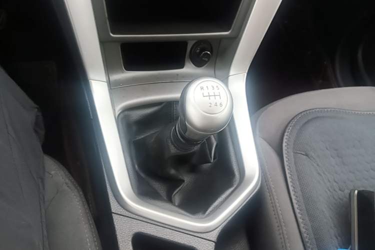 Used Venucia T70 2015 2.0L Manual RuiQu Version Gear Lever
