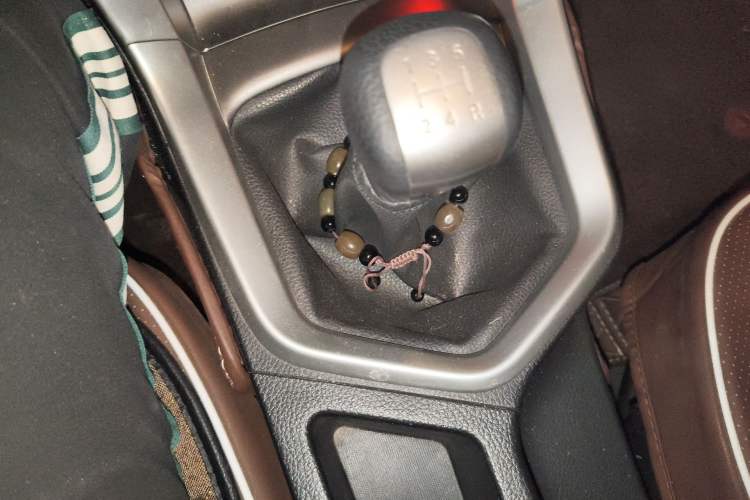 Used Venucia T70 2015 1.6L Manual Ruixing Edition Gear Lever