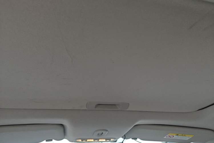 Used Venucia T70 2015 2.0L CVT Smart Edition Headliner