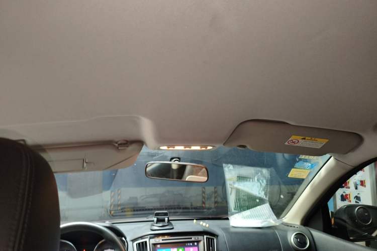 Used Venucia T70 2015 2.0L CVT Smart Choice Edition Headliner
