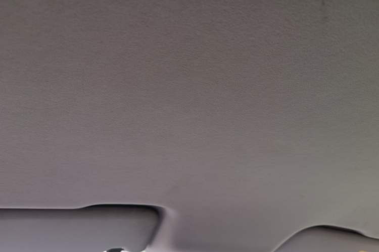 Used Venucia T70 2015 2.0L CVT Smart Choice Edition Headliner