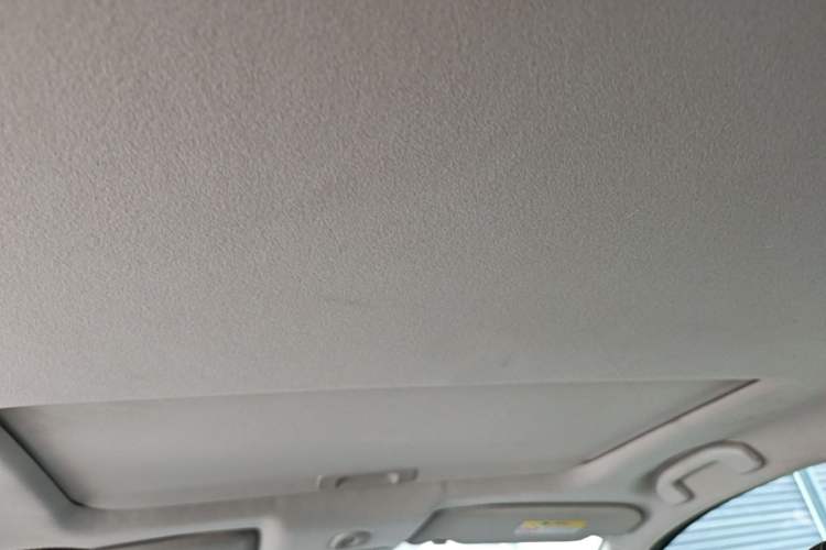Used Venucia T70 2015 2.0L CVT Smart Edition Headliner