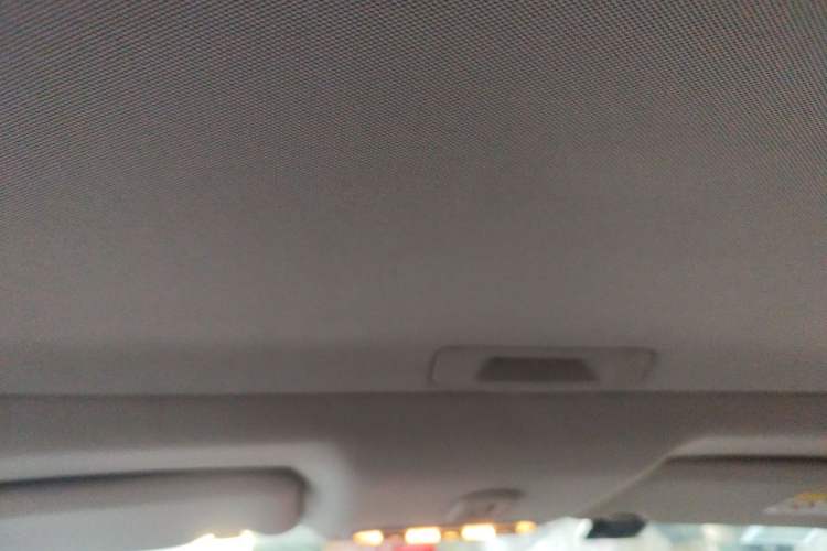 Used Venucia T70 2015 2.0L CVT Smart Edition Headliner