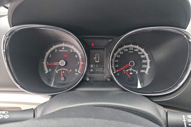 Used Venucia T70 2015 2.0L CVT Smart Edition Instrument Cluster