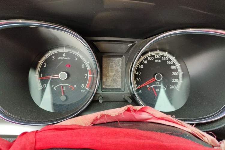 Used Venucia T70 2015 2.0L CVT Smart Edition Instrument Cluster