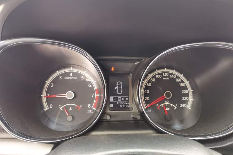 Used Venucia T70 2015 2.0L CVT Smart Choice Edition Instrument Cluster