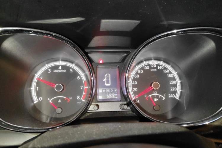 Used Venucia T70 2015 2.0L CVT Smart Edition Instrument Cluster