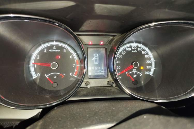 Used Venucia T70 2015 2.0L CVT Smart Choice Edition Instrument Cluster