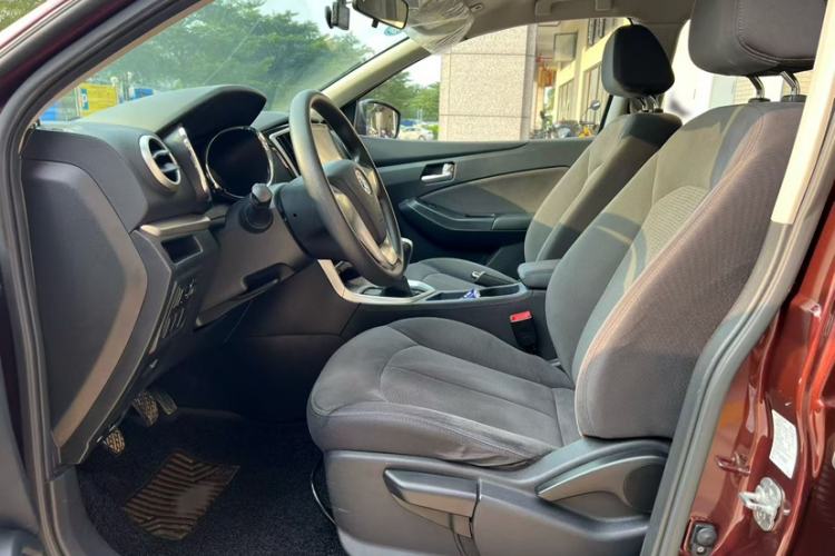 Used Venucia T70 2015 1.6L Manual Ruixing Edition Interior 1