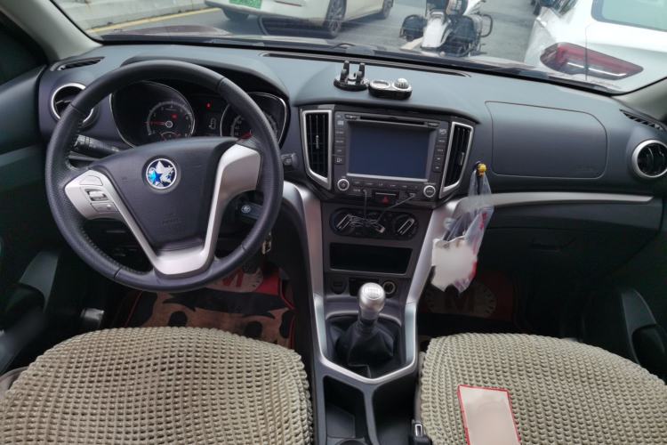Used Venucia T70 2015 2.0L Manual RuiXiang Edition Interior 2