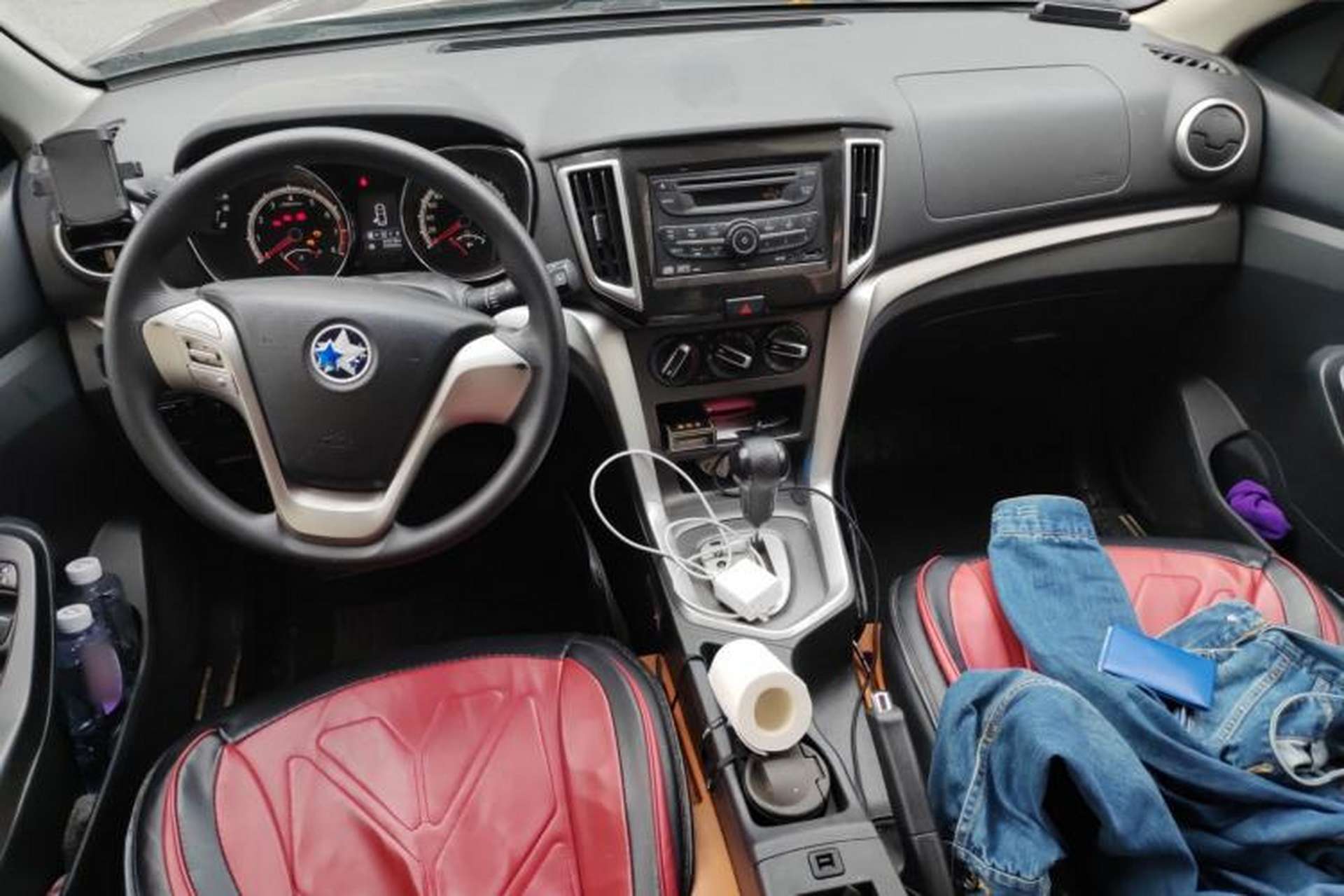 Used Venucia T70 2015 2.0L CVT Smart Choice Edition Interior 2