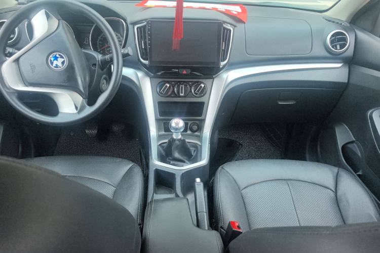 Used Venucia T70 2015 1.6L Manual Ruixing Edition Interior 3