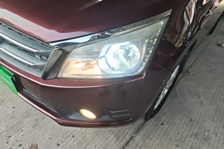 Used Venucia T70 2015 2.0L CVT Smart Choice Edition Left Front Headlight