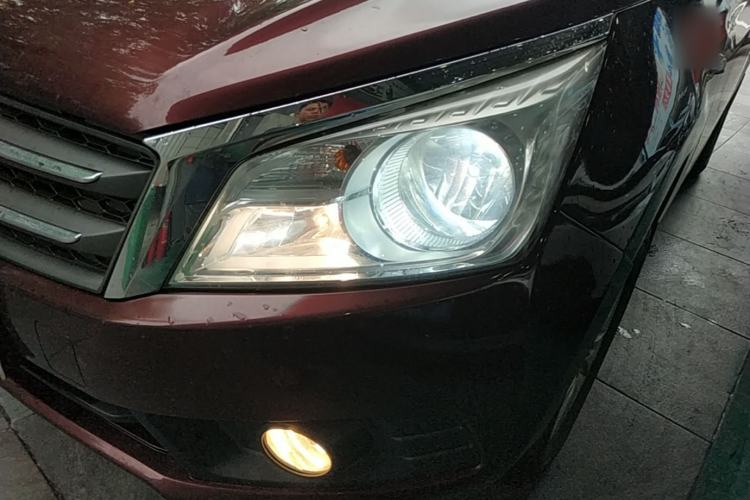 Used Venucia T70 2015 2.0L CVT Smart Choice Edition Left Front Headlight