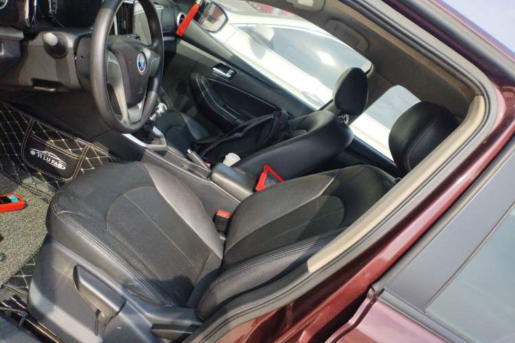 Used Venucia T70 2015 1.6L Manual Ruixing Edition Left Front Seat