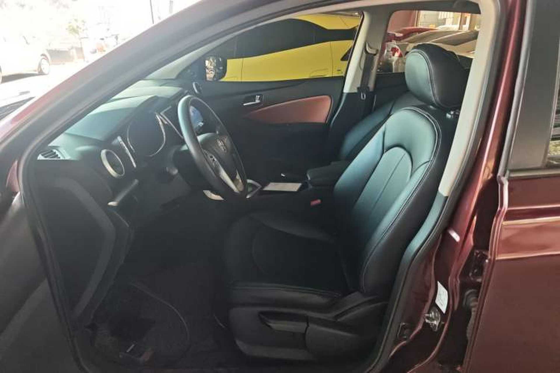 Used Venucia T70 2015 2.0L CVT Smart Choice Edition Left Front Seat