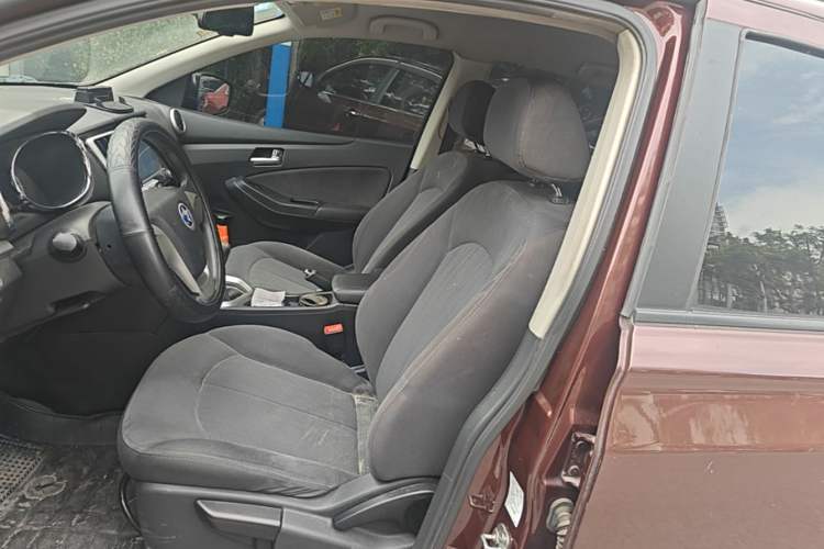 Used Venucia T70 2015 1.6L Manual Ruixing Edition Left Front Seat