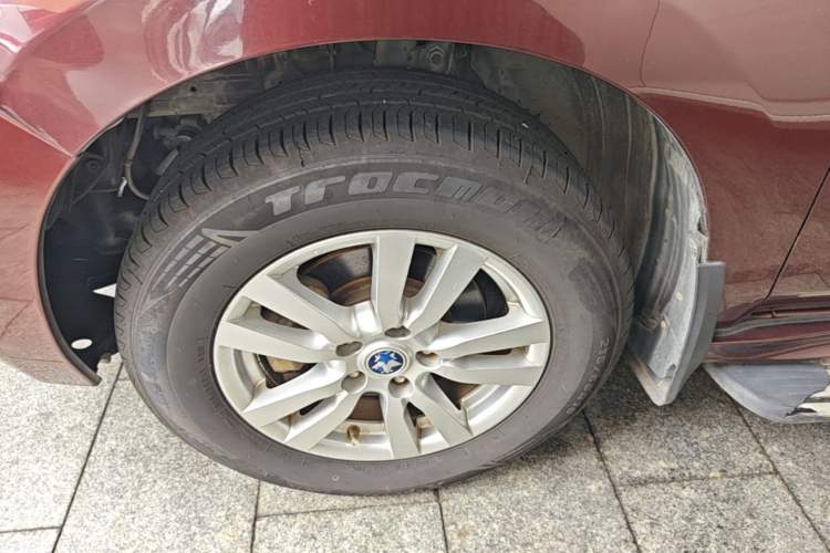 Used Venucia T70 2015 2.0L CVT Smart Choice Edition Left Front Wheel Hub