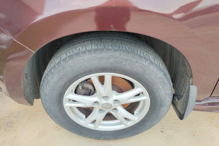 Used Venucia T70 2015 1.6L Manual Ruixing Edition Left Front Wheel Hub