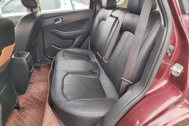 Used Venucia T70 2015 2.0L CVT Smart Choice Edition Left Rear Seat