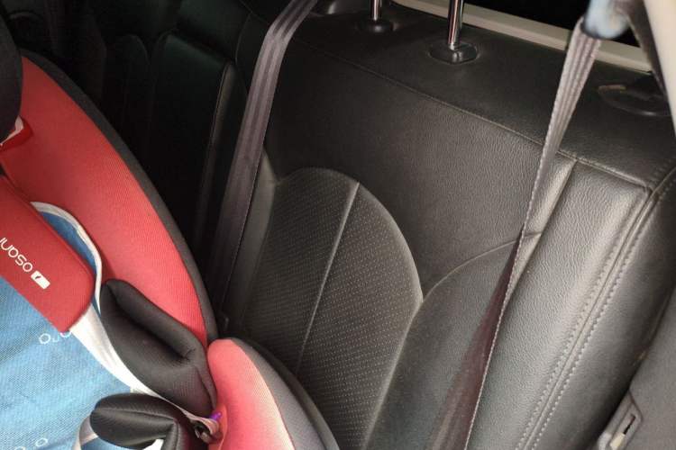 Used Venucia T70 2015 2.0L CVT Smart Choice Edition Left Rear Seat
