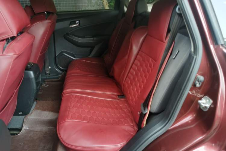Used Venucia T70 2015 2.0L CVT Smart Choice Edition Left Rear Seat
