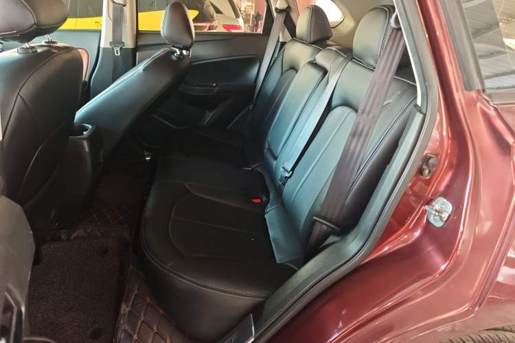 Used Venucia T70 2015 2.0L CVT Smart Choice Edition Left Rear Seat