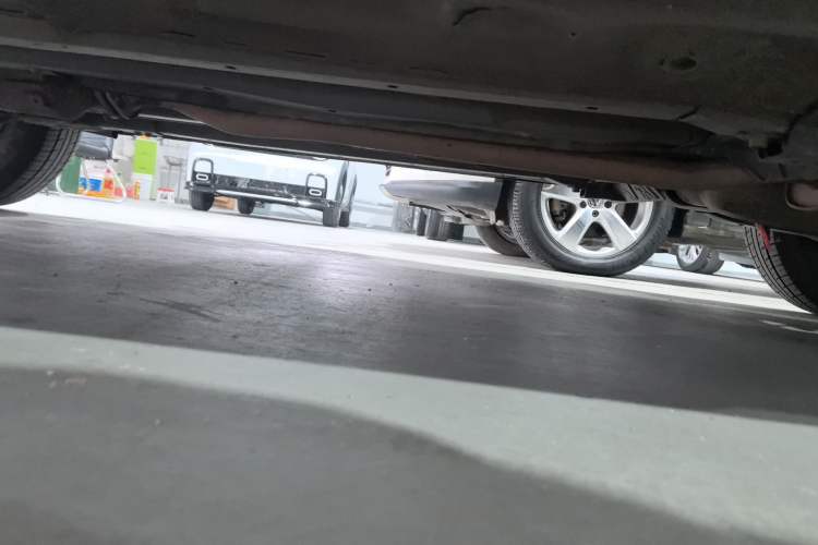 Used Venucia T70 2015 1.6L Manual Ruixing Edition Left Side Sill
