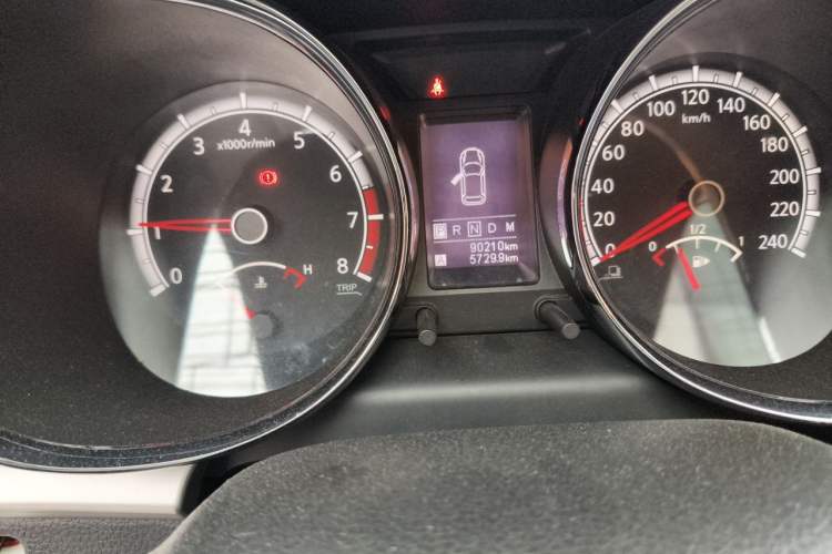 Used Venucia T70 2015 2.0L CVT Smart Edition Odometer Close Up