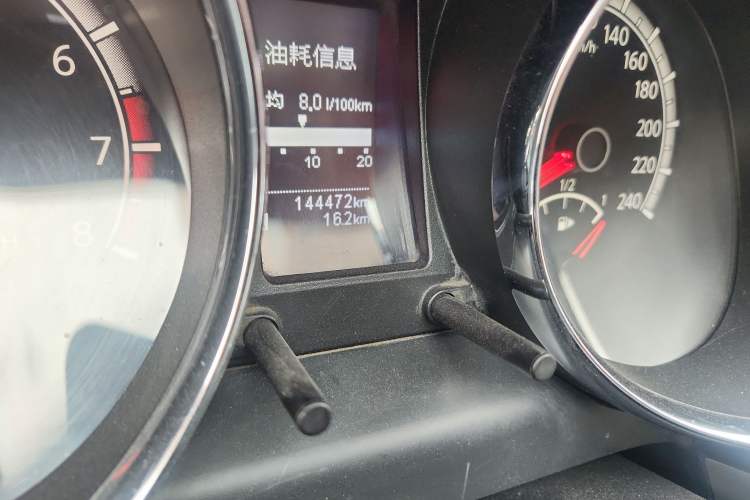Used Venucia T70 2015 2.0L Manual RuiXiang Edition Odometer Close Up