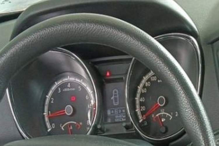 Used Venucia T70 2015 2.0L CVT Smart Choice Edition Odometer Close Up